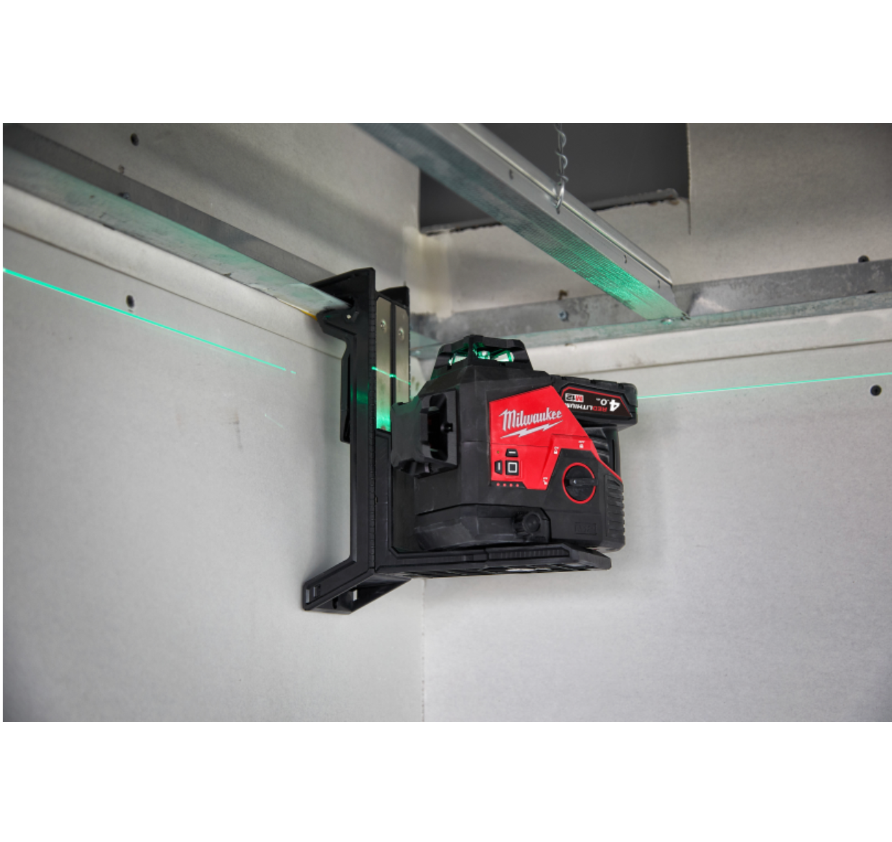 Milwaukee M12™ 3-Line 360° Green Linear Laser M12 3PLKIT-401P 