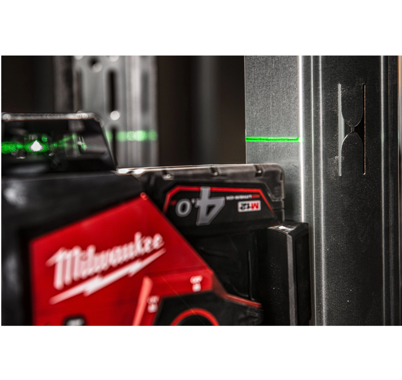 Laser Lineare Verde M12™ A 3 Linee 360° M12 3PLKIT-401P Milwaukee