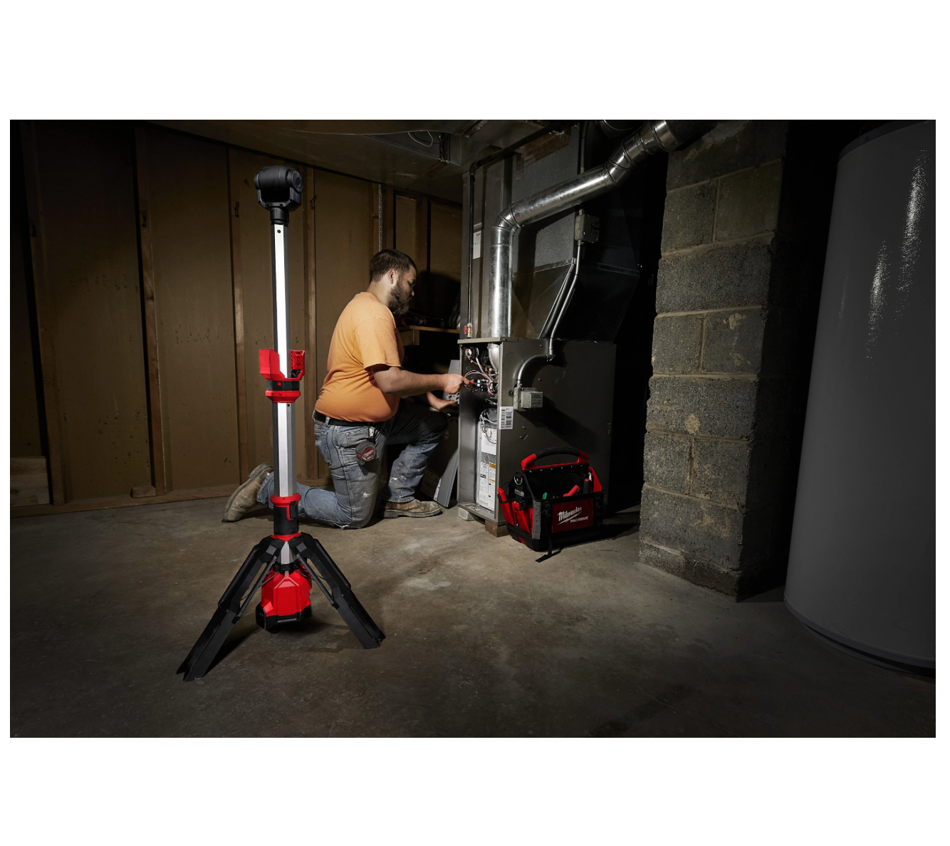 M12™ 1,400 Lumen Tripod Light Tower M12 SAL-0 Milwaukee 